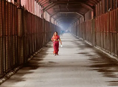 यह नजारा दिल्ली के पुराने यमुना लोहा पुल का है। भारी बारिश के कारण यहां ट्रेनों की आवाजाही रोक दी गयी है। -मुकेश अग्रवाल